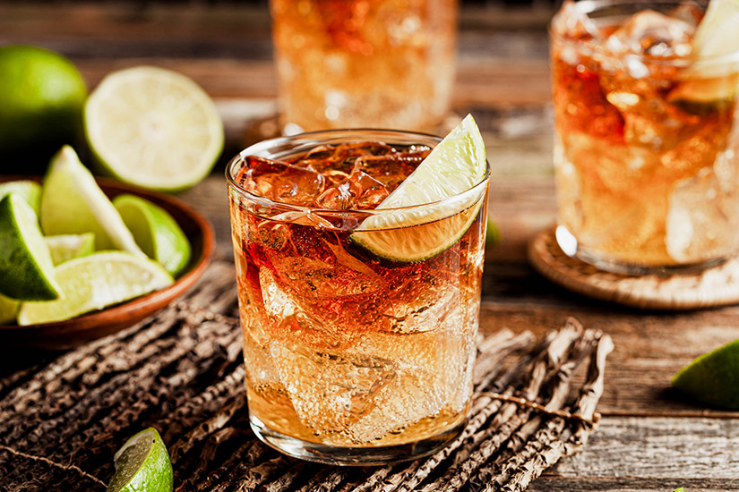 Rum-auf-Aruba-trinken