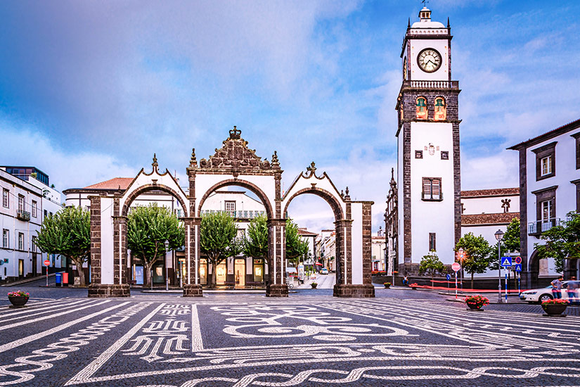 Ponta-Delgada-die-Portas-da-Cidade