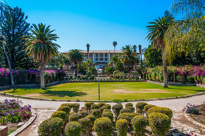 Parlamentsgarten-und-Tintenpalast