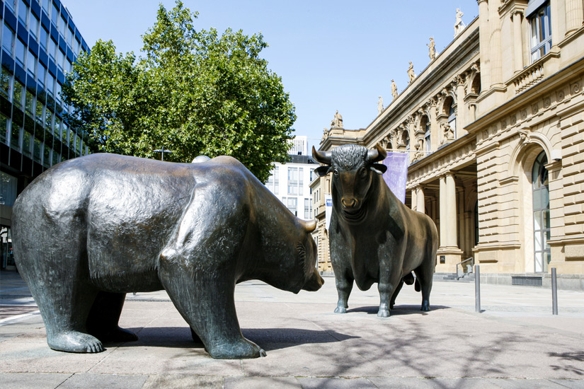 Boersenplatz-mit-Bulle-und-Baer