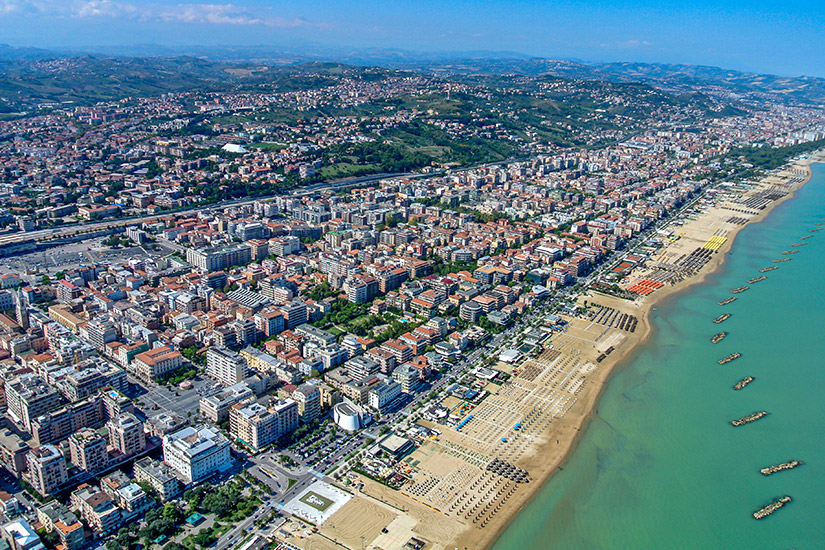 Baden-am-Strand-von-Pescara