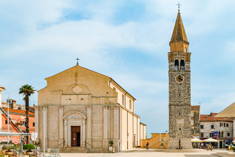 Kirche-Maria-Himmelfahrt-St-Pellegrinus-Umag