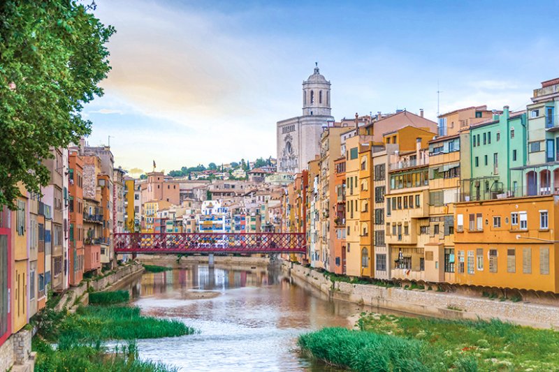 Cadaqués: Sehenswürdigkeiten & Strand des Orts in Spanien
