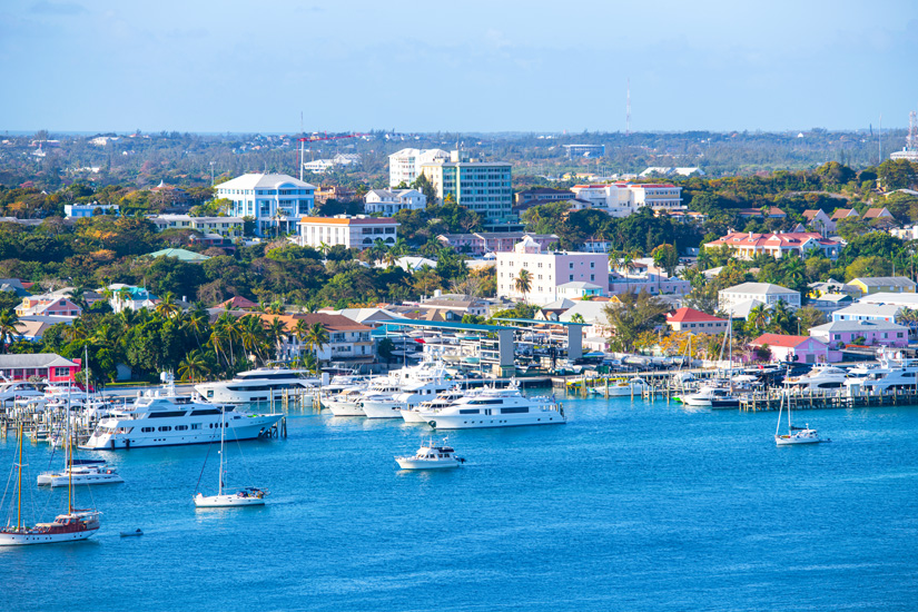 Blick auf Nassau von Paradise Island aus