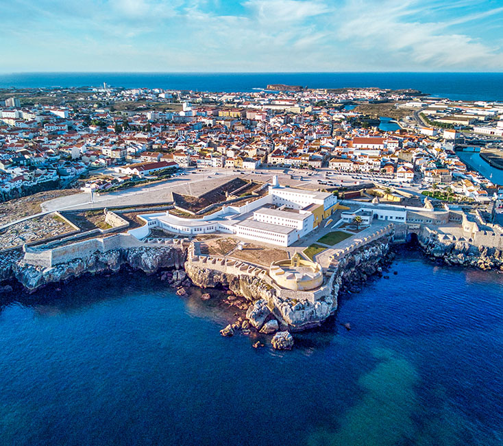 Peniche in Portugal Tipps zur Halbinsel & zum Surfen