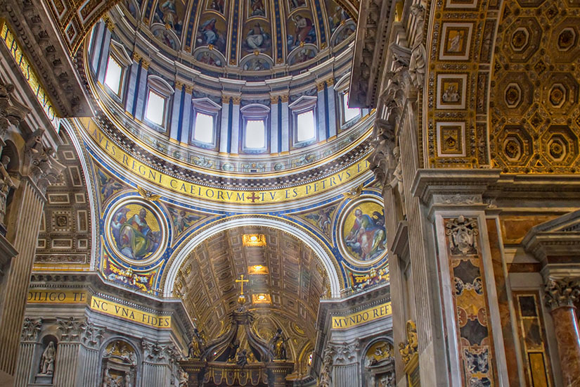 Vatikan Petersdom Innenansicht