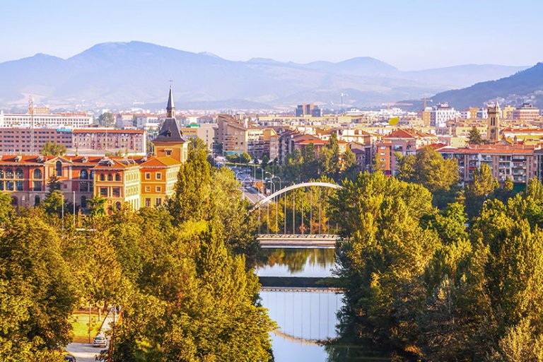 Pamplona in Spanien Stierlauf und Sehenswürdigkeiten