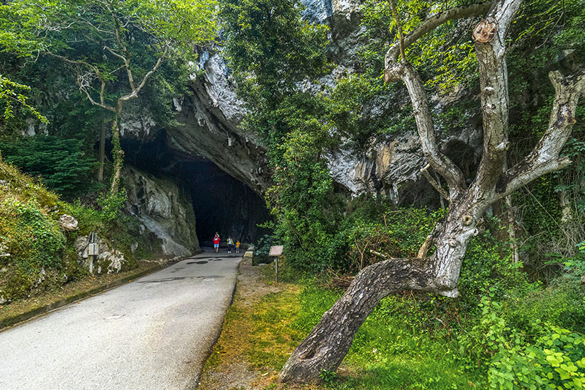 Costa Verde Cuevas
