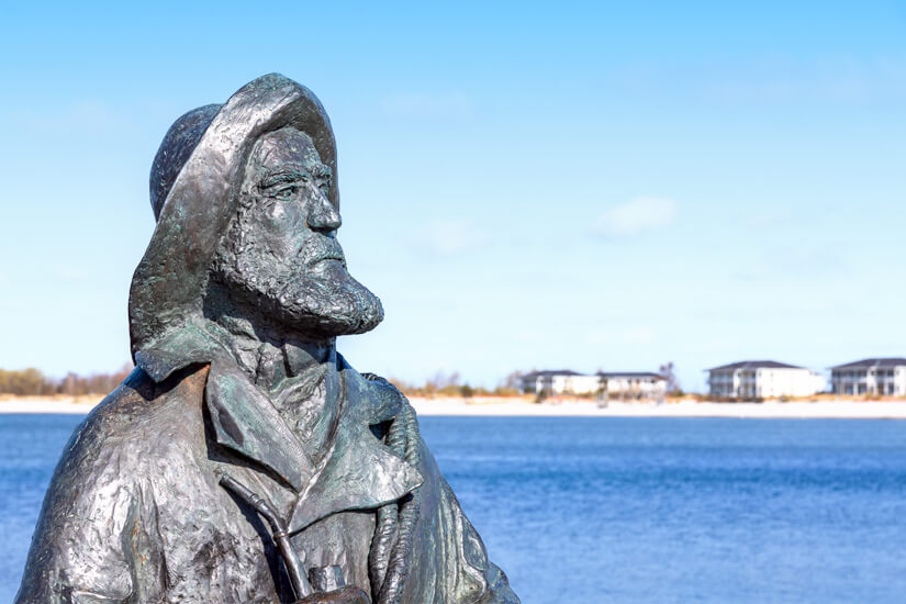 Heiligenhafen Fischerstatue