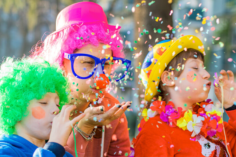 Familie zu Karneval