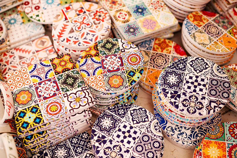 Handbemalte Keramikfliesen