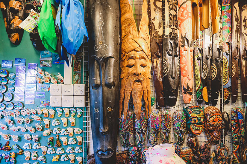 Souvenirs Malediven Holzmasken