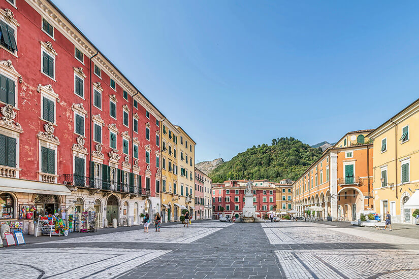 Carrara Italien Piazza