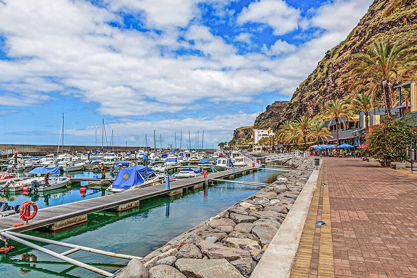 Calheta Madeira Hafen