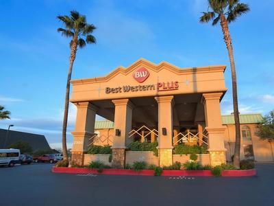 Hotel Best Western Plus Hilltop Inn - Bild 3