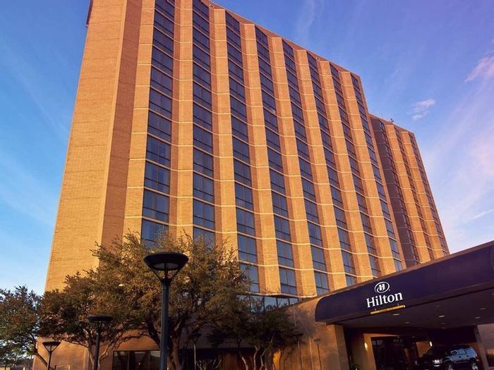 Hotel Hilton Arlington - Bild 1