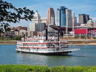 Holiday Inn Cincinnati - Riverfront